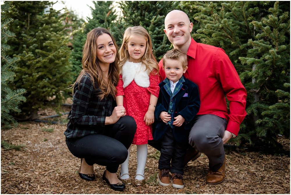 Amanda And Jakes Family Christmas Tree Farm Mini Session Adore Me Photography